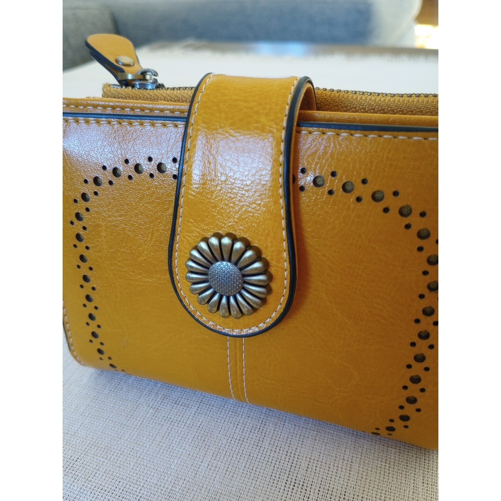 SENDEFN Yellow Sunflower Accented Bi-Fold Wallet Faux Leather 12 Slots NWOT - Picture 2 of 12